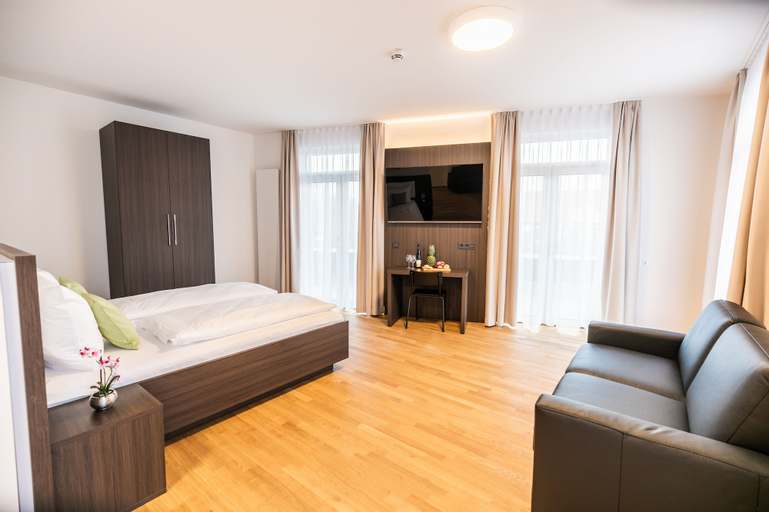 Bedroom 13