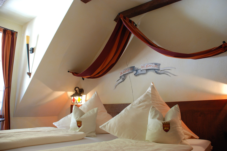 Bedroom 4, Mittelalterhotel-Gästehaus Rauchfang, Bodenseekreis