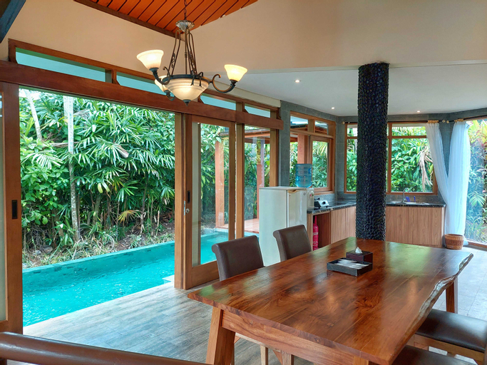 Dining Room 2