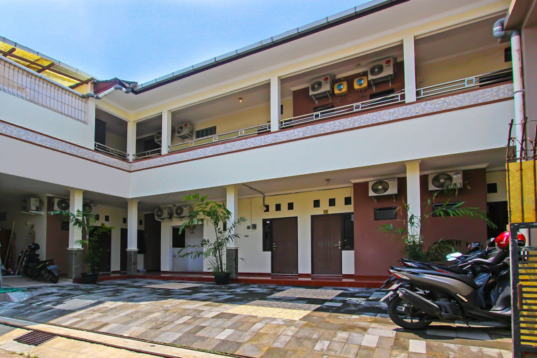 Exterior & Views 1, Hotel O Wahidin Guesthouse, Pekalongan