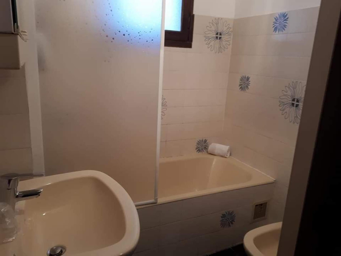 Bathroom 5, Hôtel Chanteplage, Var