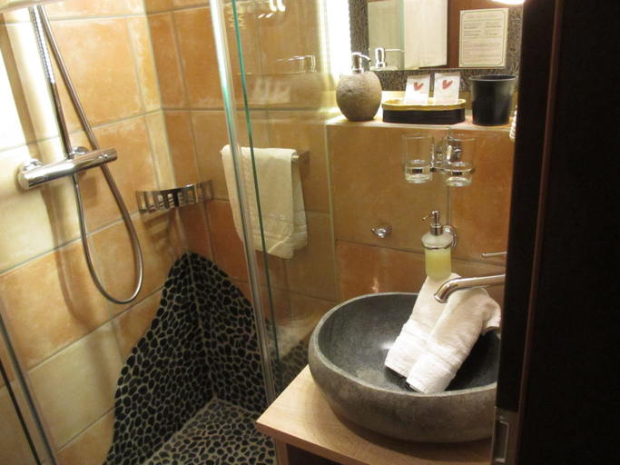 Bathroom 5, Mittelalterhotel-Gästehaus Rauchfang, Bodenseekreis