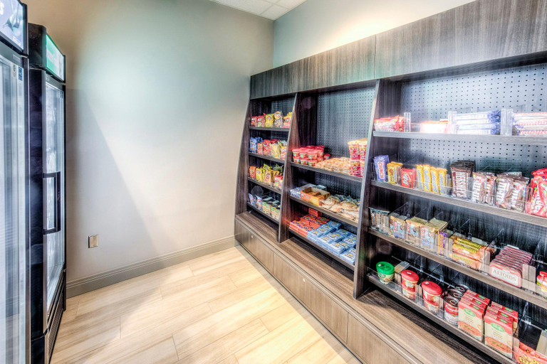 Food & Drinks 5, Staybridge Suites University Area OSU By IHG, Franklin