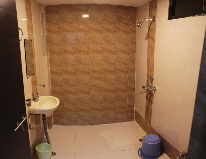 Bathroom 3, Samardha Jungle Resort, Bhopal