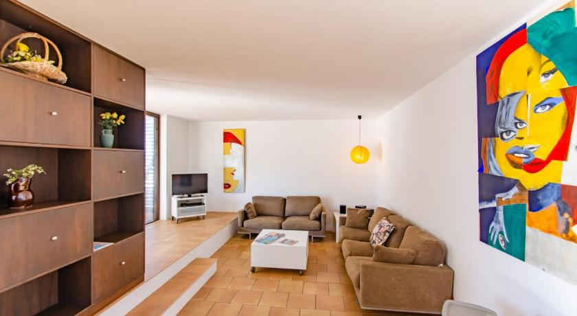 Others 5, Villa Ullastres, Baleares