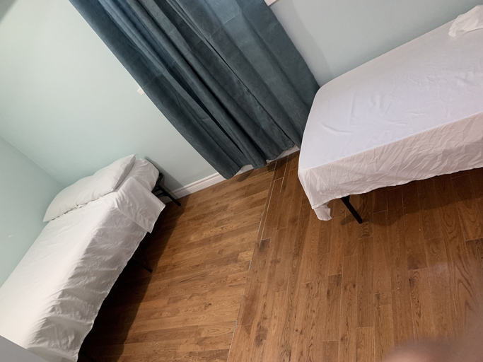 Bedroom 5, Dundas Guest House, Toronto