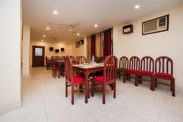 Food & Drinks 4, Uttam Guest House, Kamrup Metropolitan