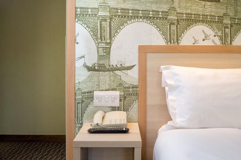 Bedroom 3, President Hotel, London