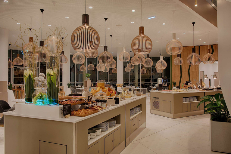 Food & Drinks 5, NH Toulouse Airport, Haute-Garonne