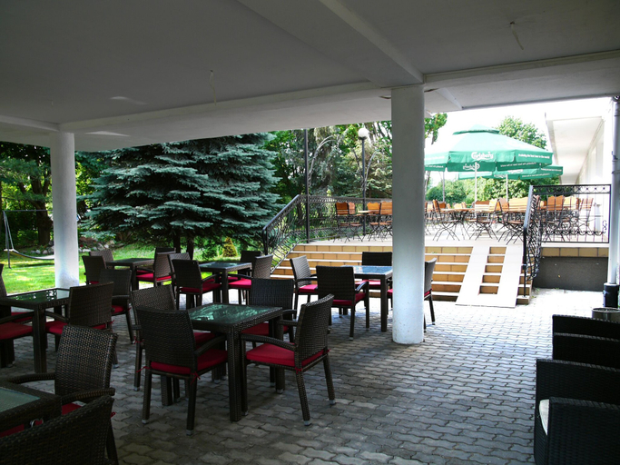 Food & Drinks