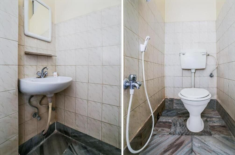 Bathroom 3, Uttam Guest House, Kamrup Metropolitan