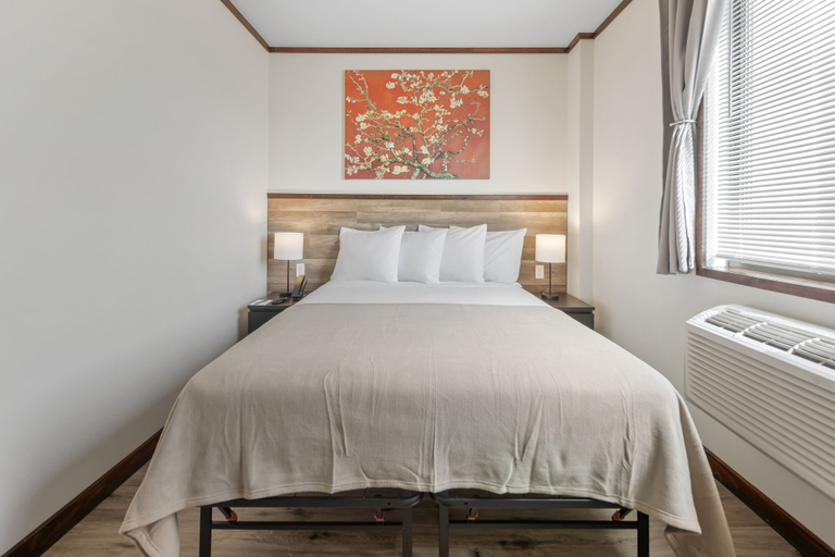 Bedroom 5, Highbridge Hotel, New York