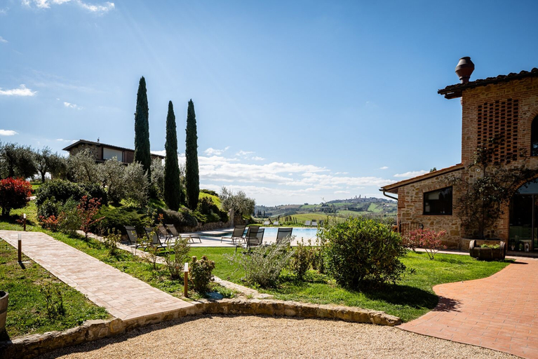 Exterior & Views 2, Mormoraia, Siena