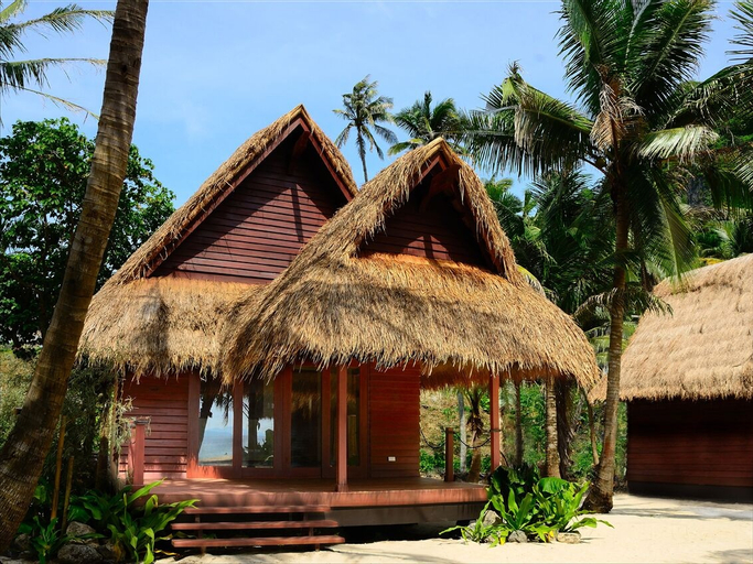 Exterior & Views 1