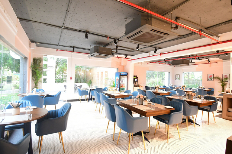 Food & Drinks 5, The Xen Suites Kolkata Airport, North 24 Parganas