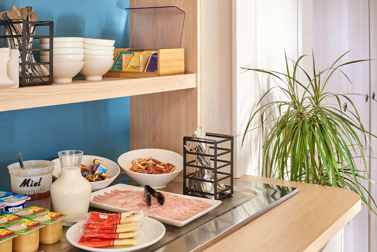 Food & Drinks 5, Kyriad Direct Classe Mont De Marsan - St Avit, Landes