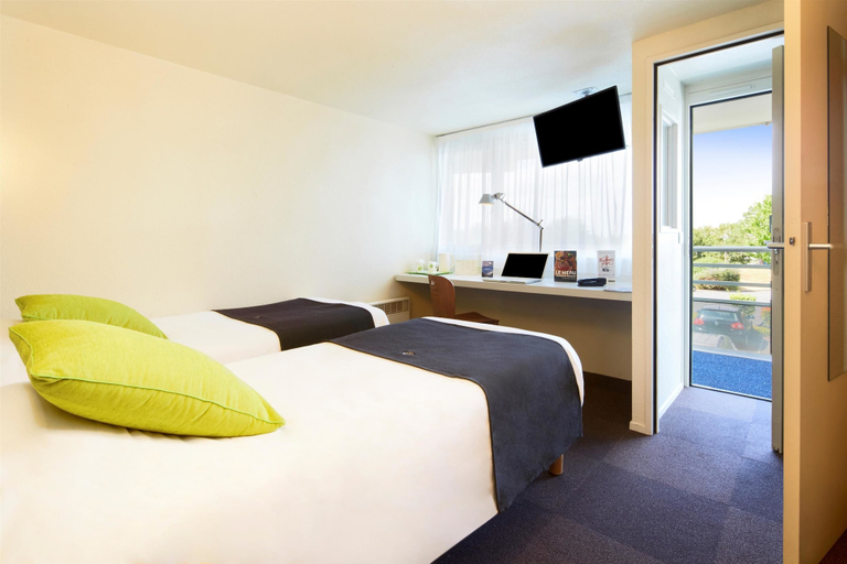 Bedroom 5, Campanile Poitiers - Site du Futuroscope, Vienne