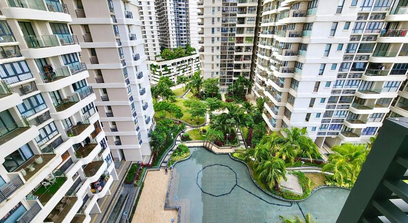 NyonyaSuite . Country Garden @ 2BR 4Pax near CIQ, Johor Bahru