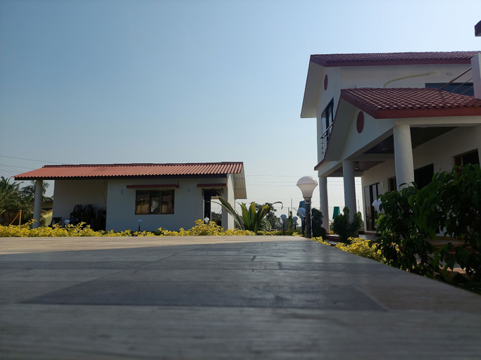 Exterior & Views 2, Berryl Resorts, Raigarh
