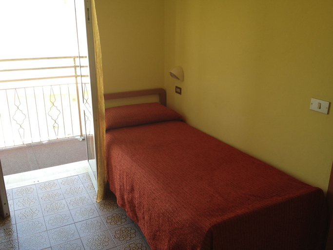 Bedroom 3, Hotel Wega, Rimini