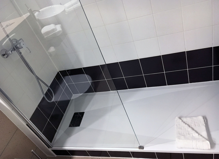 Bathroom 4, Mercure Agen Centre, Lot-et-Garonne