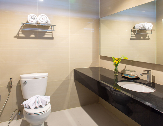 Bathroom 5, Mida Hotel Don Mueang Airport Bangkok, Lak Si