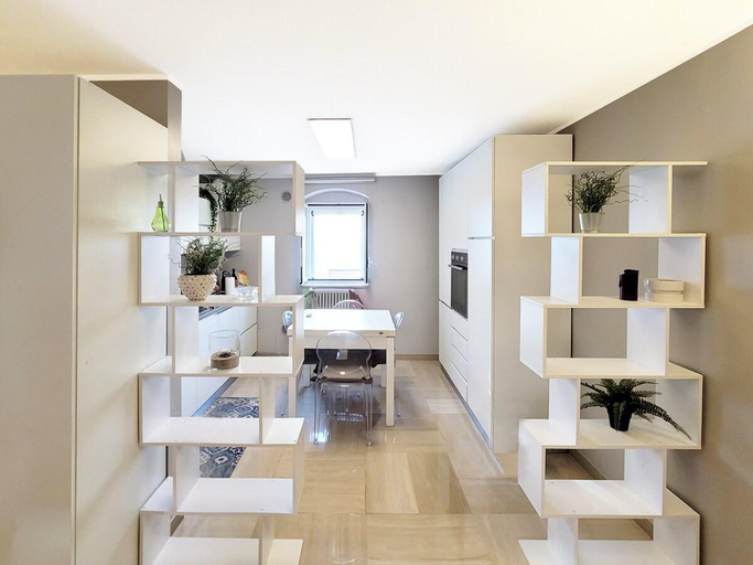 Others 4, Bianca - Luxury Penthouse, Bari