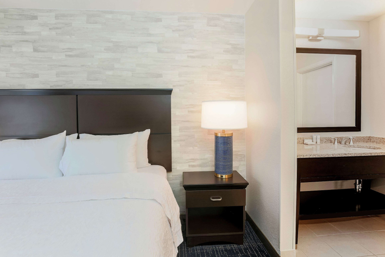 Bedroom 3, Hampton Inn & Suites Denver Tech Center, Denver