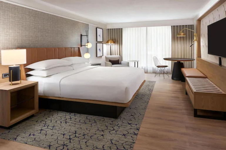 Bedroom 3, Sheraton Gateway Hotel In Toronto International Airport, Peel