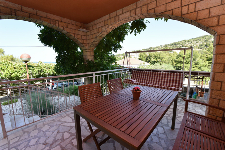 Others 5, Apartments 2M, Primošten