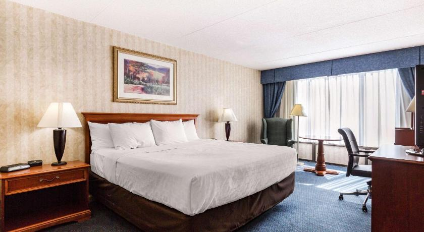 Bedroom 3, Clarion Hotel, Williamsburg