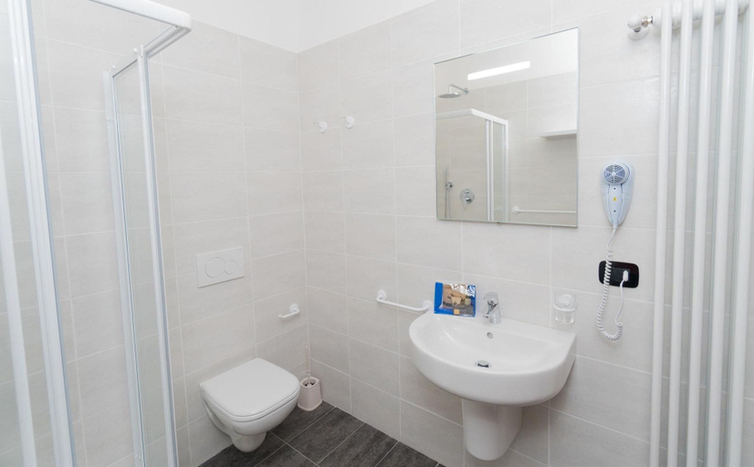 Bathroom 4, Casa Luisella - Apartment With Terrace, Trento