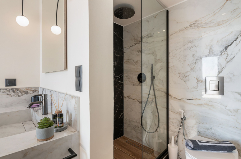 Bathroom 5, Amphitrite hotel, Crete