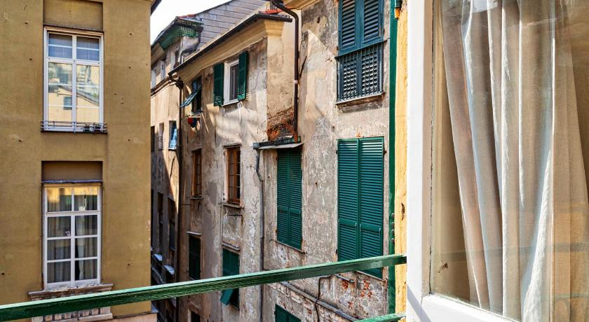 A pochi passi da Piazza de Ferrari by Wonderful Italy, Genova