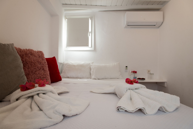 Bedroom 2, Alessios Mykonian Downtown Houses, South Aegean