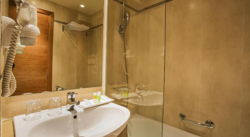 Bedroom 4, Palladium Hotel Palmyra - All Inclusive, Baleares