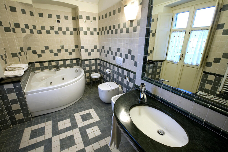 Bathroom 4, Cascina Di Corte, Torino