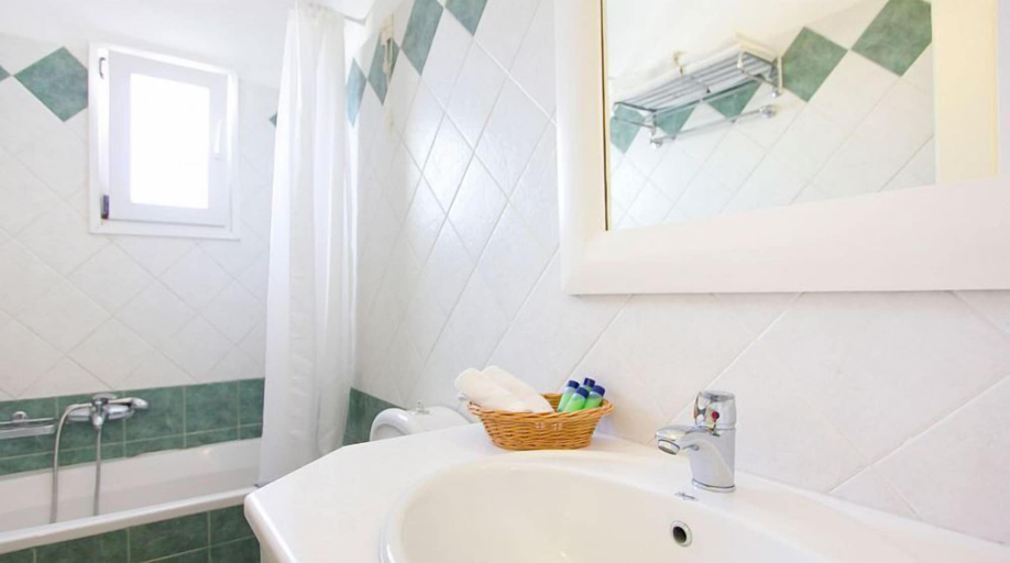 Bathroom 4, Anixi Hotel, South Aegean