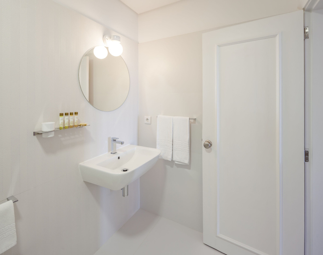 Bathroom 5, The Rex Hotel Porto - Mansion House - Private Parking, Porto