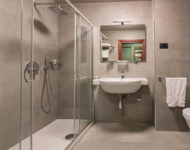 Bathroom 4, Hotel Beverly Hills Rome, Roma