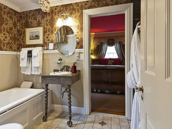 Bathroom 3, 10 Fitch Luxurious Romantic Inn, Cayuga
