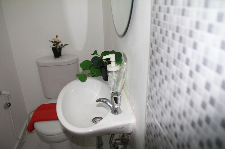 Bedroom 3, Aeropolis Natures Room, Tangerang