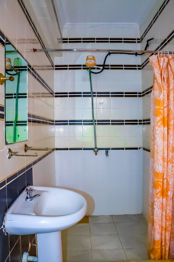 Bathroom, Miami Global Hotel, Kibra