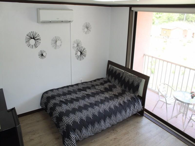 Bedroom 2, Chungju Dalduru Pension, Chungju