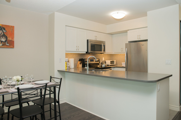 Others 5, Sarkar Suites - Downtown Apartments, Toronto
