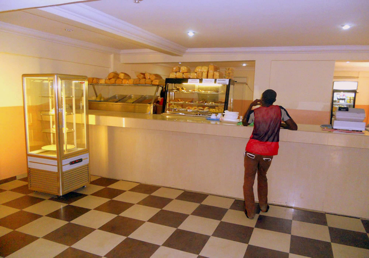 Food & Drinks, Emerald Hotel, Obio/Akp
