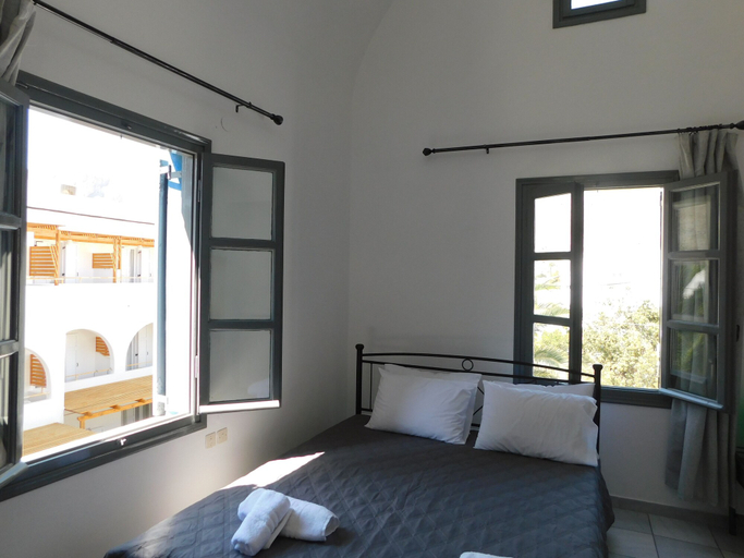 Bedroom 5, Perissa Art Villa - Kitchen & Washing Machine, South Aegean