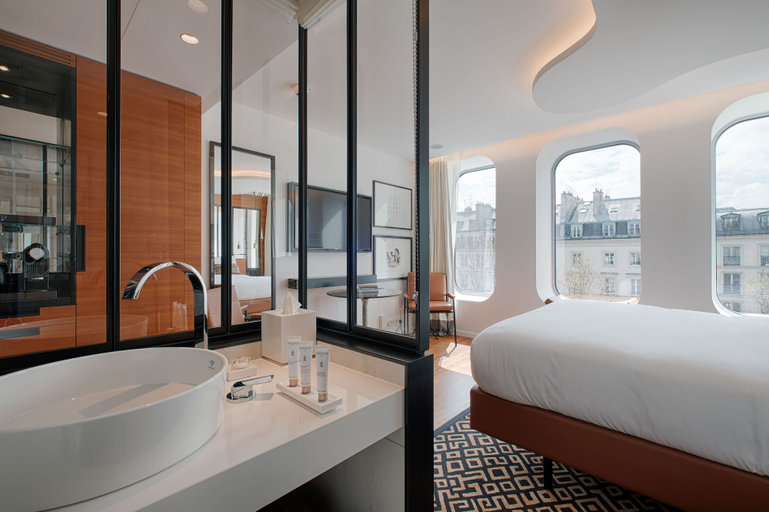 Bedroom 3, Renaissance Paris Republique Hotel, Paris