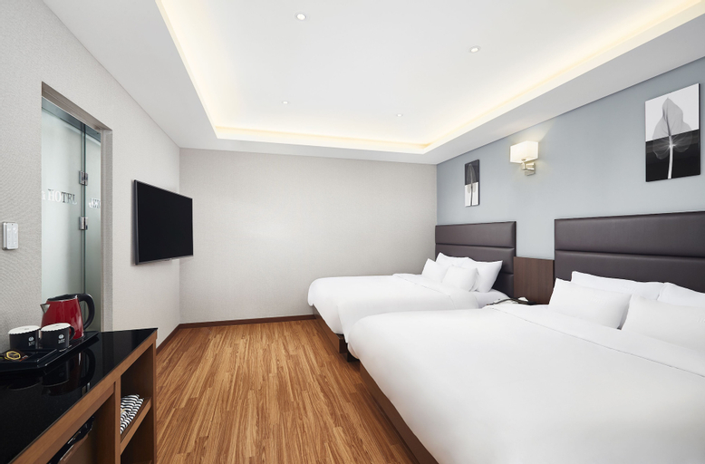 Bedroom 8