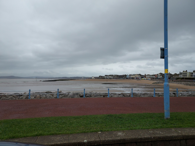 Others 5, Morecambe Apartment - Sleeps 3 - 5 Mins to Sea, Lancashire